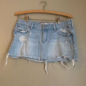 Vintage Y2K Hollister Low Rise Micro Denim Mini Distressed Skirt 2000s Size 3